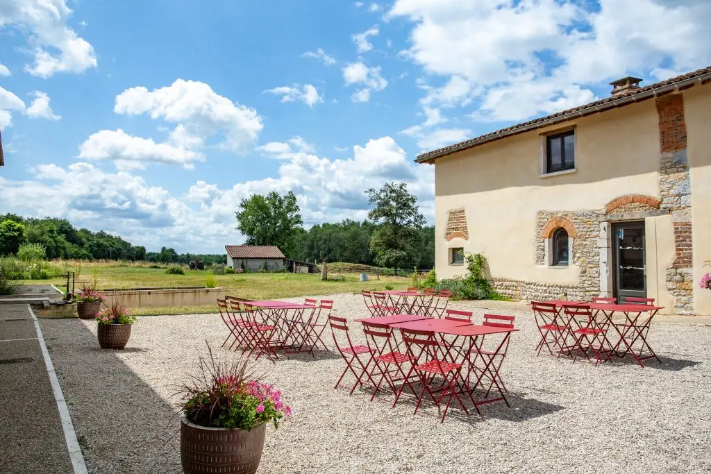 alt="Domaine de la Flandrine dans l’Ain, lieu idéal pour un séminaire de direction"