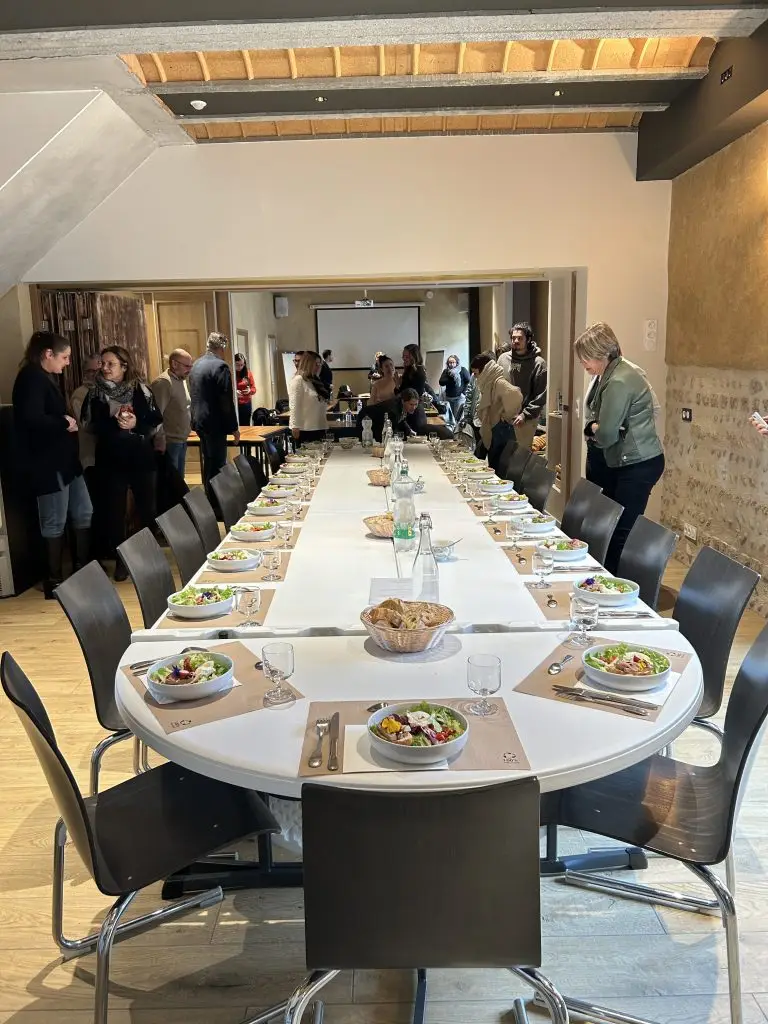 Salle de réunion modulable pour séminaire de direction dans l’Ain